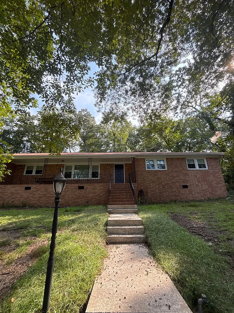 Charming 3-Bedroom Home in Forest Acres — Photo 1