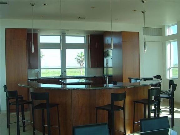 4th image of 19019 Kahala Dr E