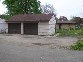 2nd image of 2112 Bethesda Blvd
