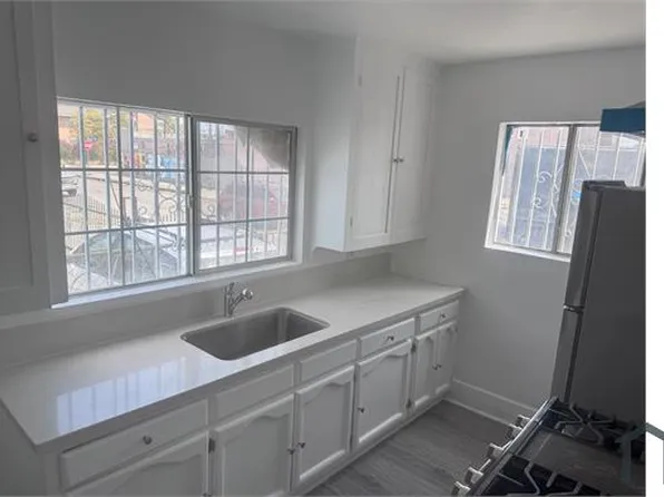 815 W 62nd Pl, Los Angeles, CA 90044