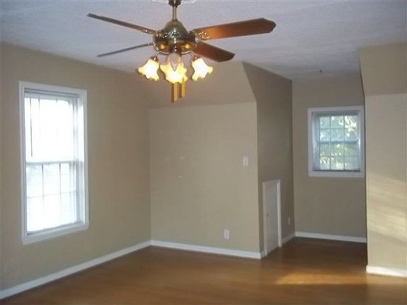5th image of 2415 Gladys Ave