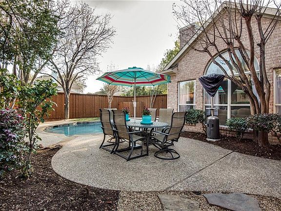 4th image of 2612 Newcastle Dr