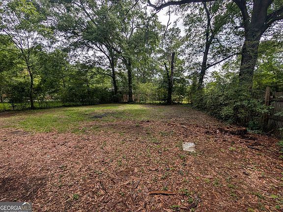 4th image of 1922 Reese Rd