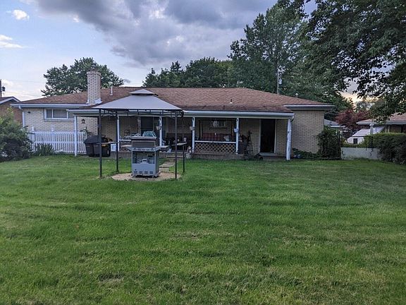 3rd image of 14395 Elizabeth Dr