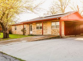 105 Cottonwood St, Comanche, TX 76442