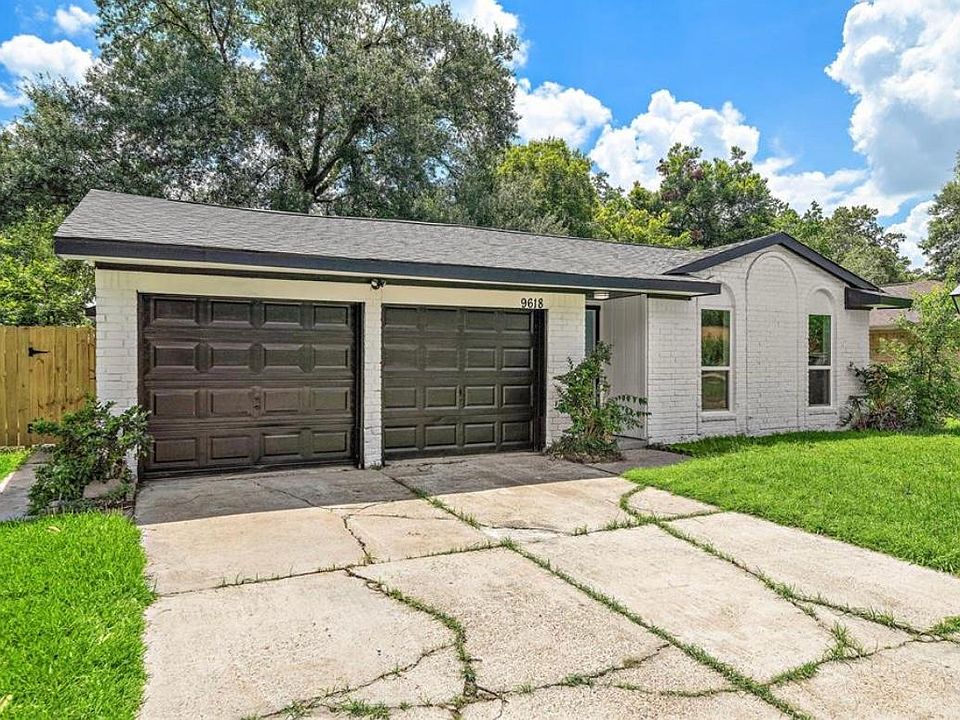 1st image of 9618 Glenwood Forest Dr