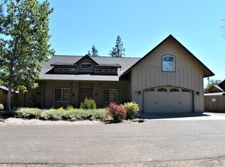20 Betts Way, Shady Cove, OR 97539