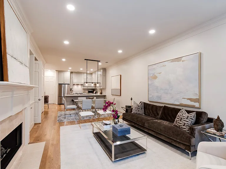 5144 Chevy Chase Dr — Photo 4