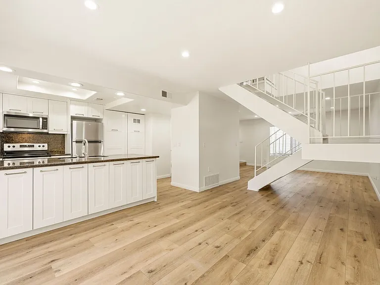 839 Del Mar Downs Rd #D — Photo 9
