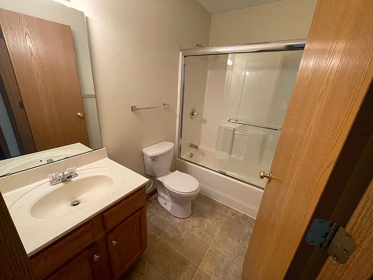 3223 Mendel Dr — Photo 8