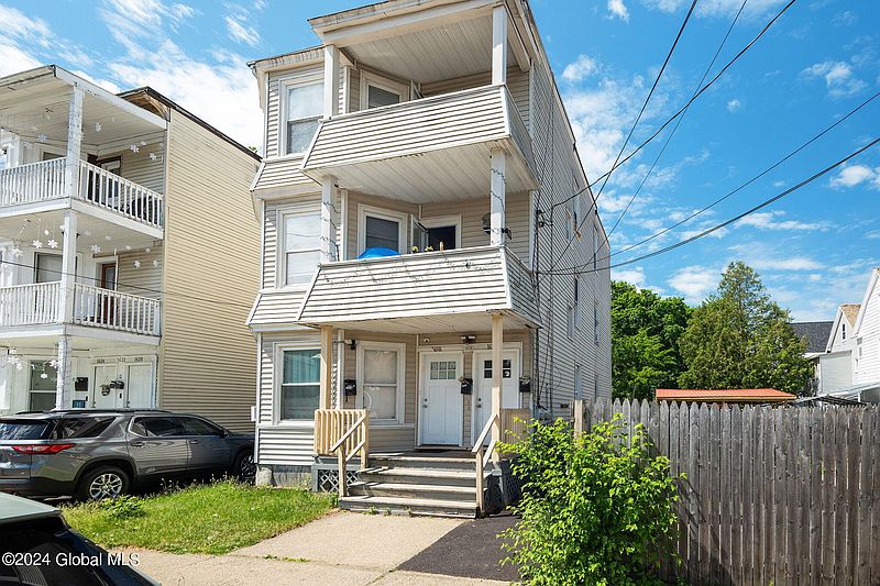 2nd image of 1614 Becker Street