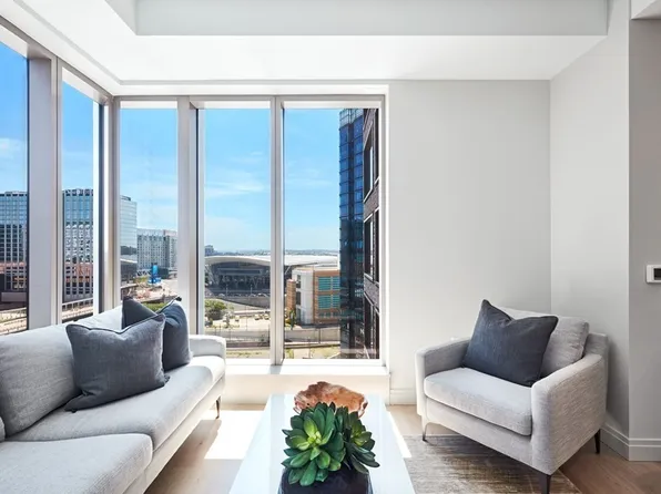 135 Seaport Blvd #808, Boston, MA 02210