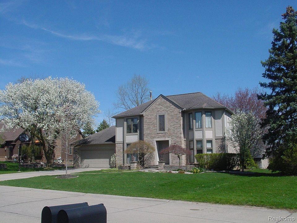 1st image of 17212 Victor Dr