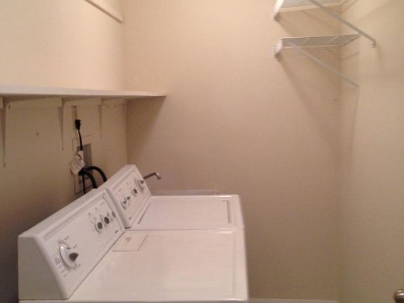 5th image of 3705 Foxfield Ln