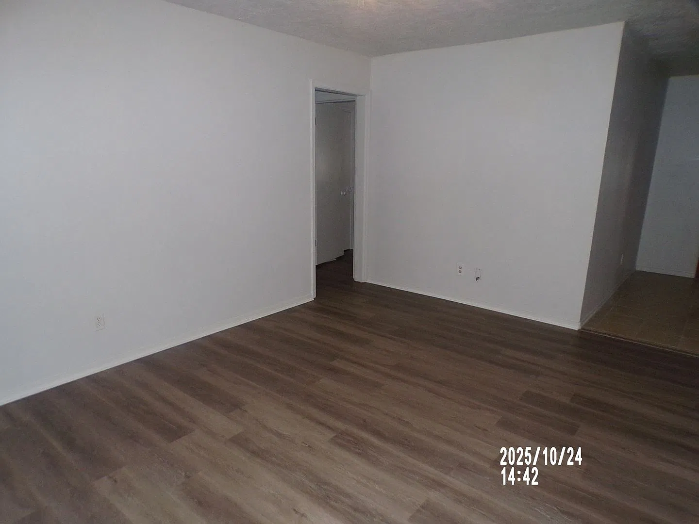 Very Nice home located in the Sullivan Village Area! — Photo 4