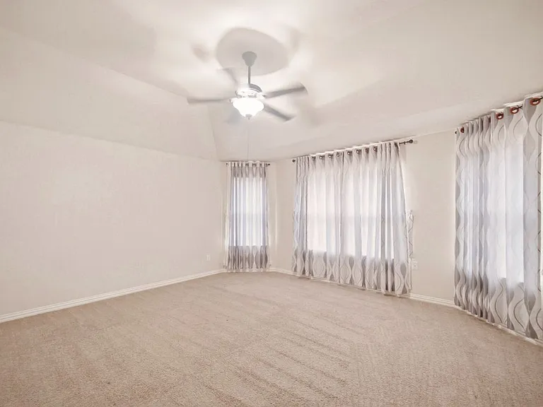 2306 Lucerne Dr — Photo 17
