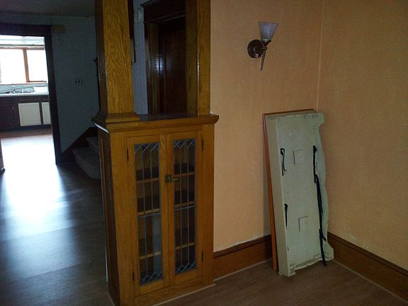 Bookshelves w leaded glass