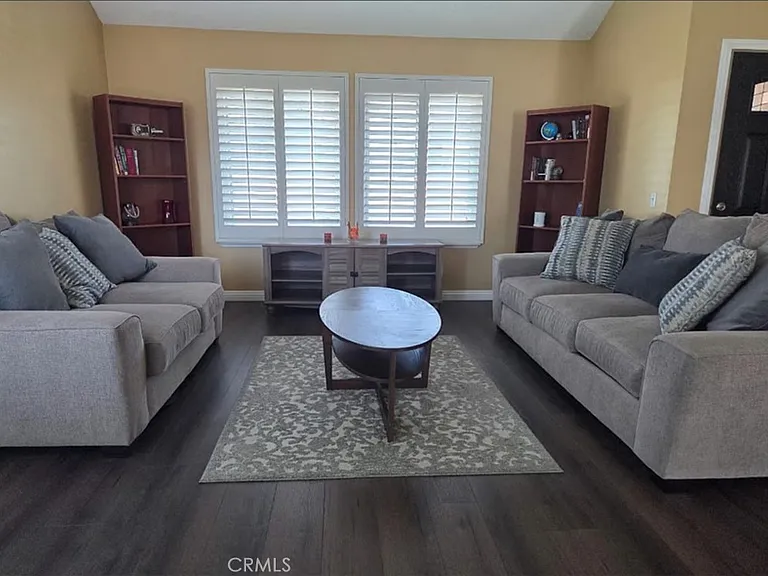 2632 S Augusta Ave — Photo 4