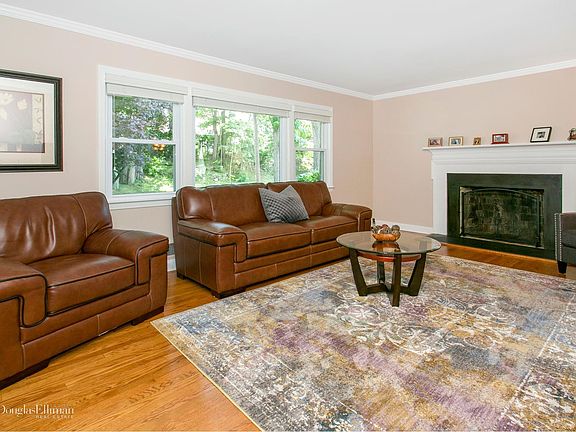 2nd image of 12 La Salle Dr