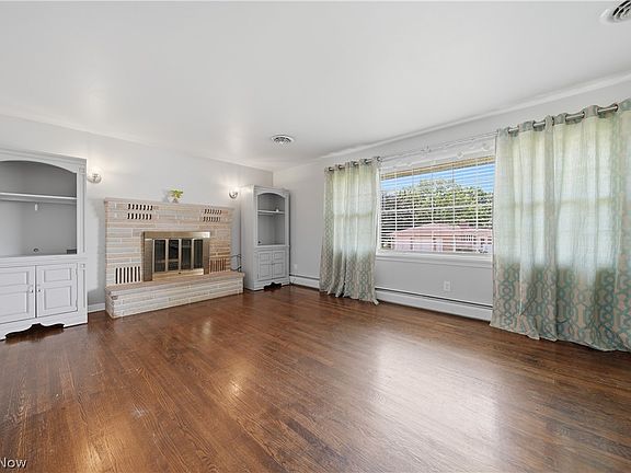4th image of 3610 Darien Ave NW