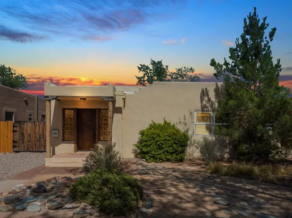 210 Richmond Dr SE, Albuquerque, NM 87106