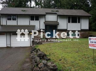 33 NE Conifer Dr, Bremerton, WA 98311