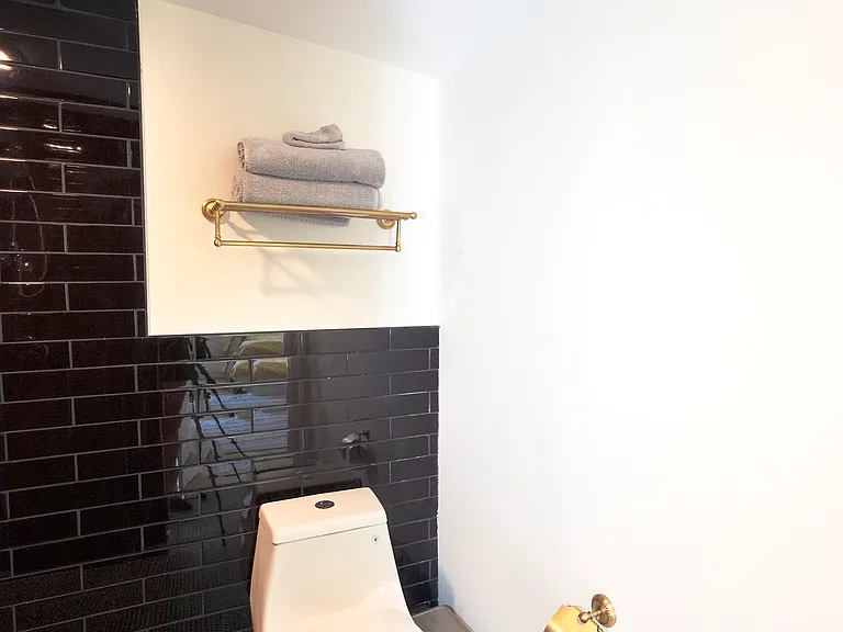 1836 E Gwinnett St #B — Photo 8