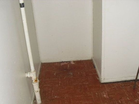 4th image of 2206 Grant Ave