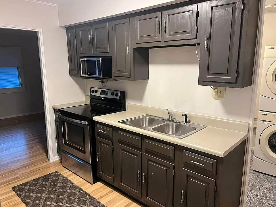 2 bed, 725 sqft, $975 — Photo 2
