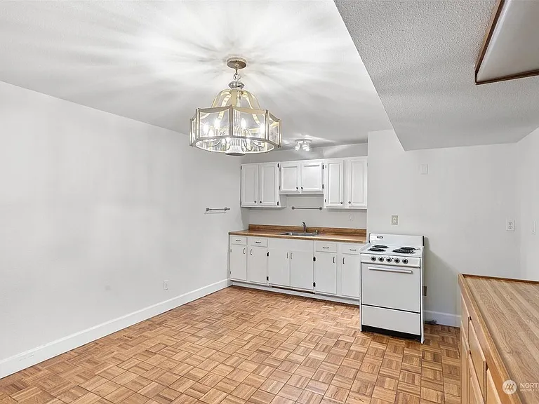 kitchen downstairs