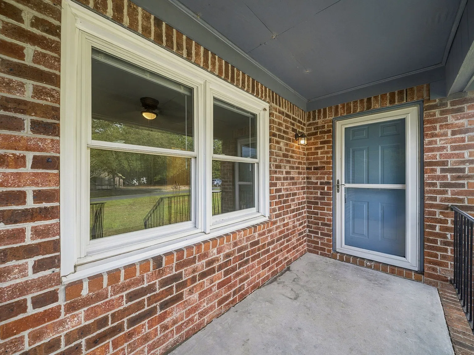 2 bed, 900 sqft, $1,500 — Photo 2