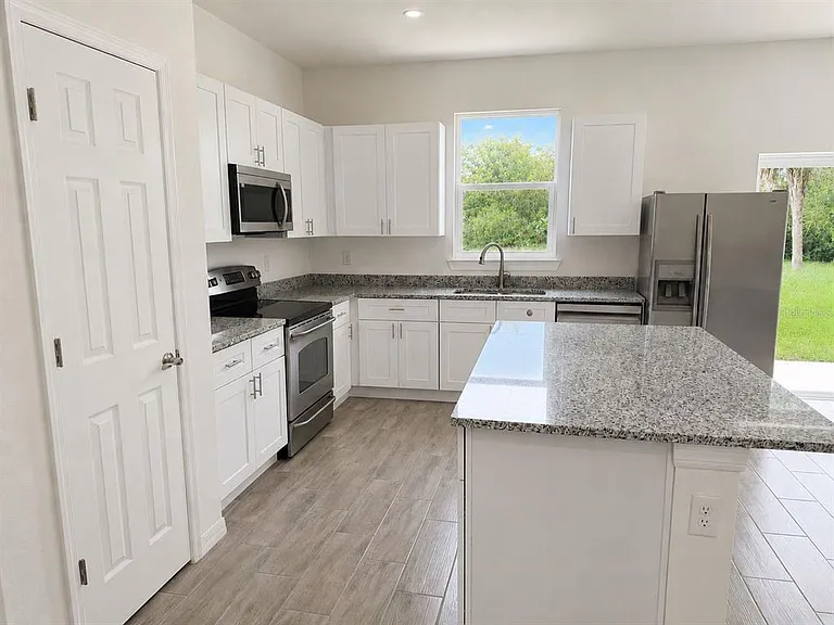 15010 Community Ave — Photo 10