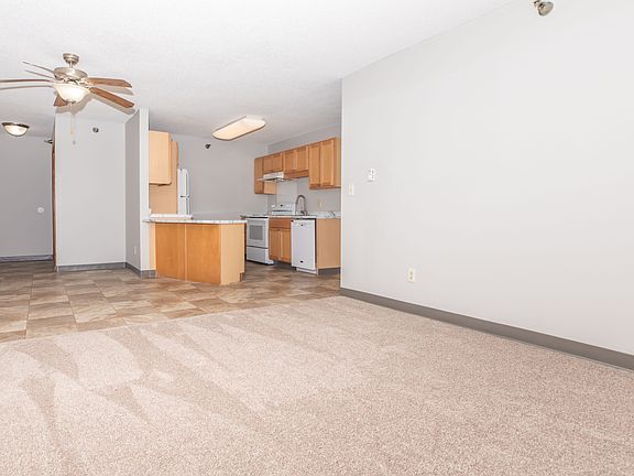 2nd image of 931 41st St NW #102