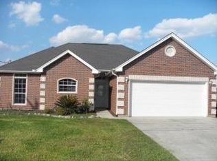 815 Jones St, Bridge City, TX 77611