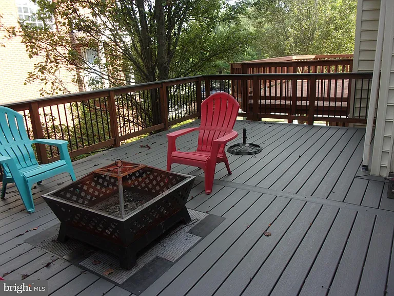 25929 Kirkwood Sq — Photo 41