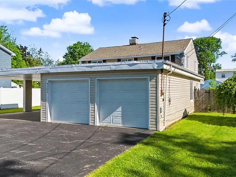9326 Rivershore Dr — Photo 4