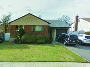 1340 Jonathan Ln, Wantagh, NY 11793