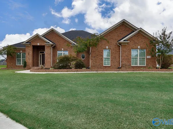 204 Heather Glen Dr, Huntsville, AL 35806