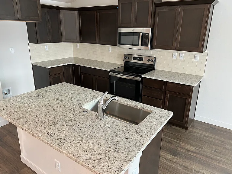 1530 W Green Crest Way — Photo 7