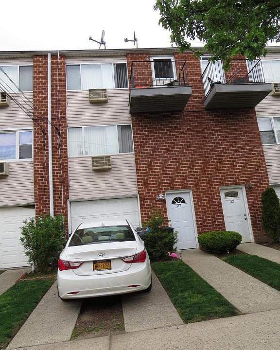 1st image of 27B Francine Ct #103B