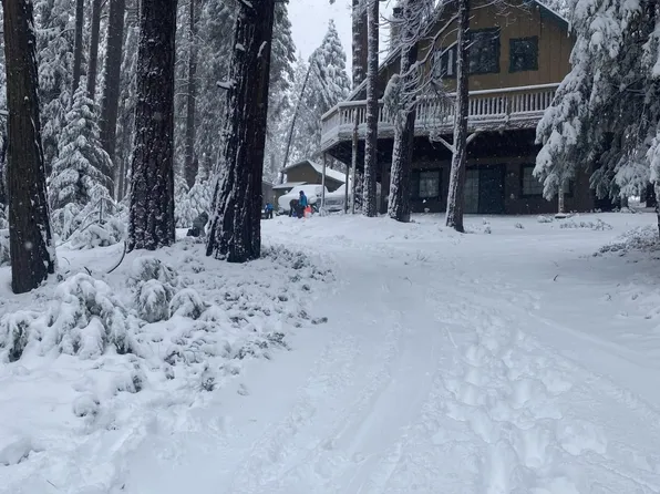 19297 Woodridge Dr, Pioneer, CA 95666