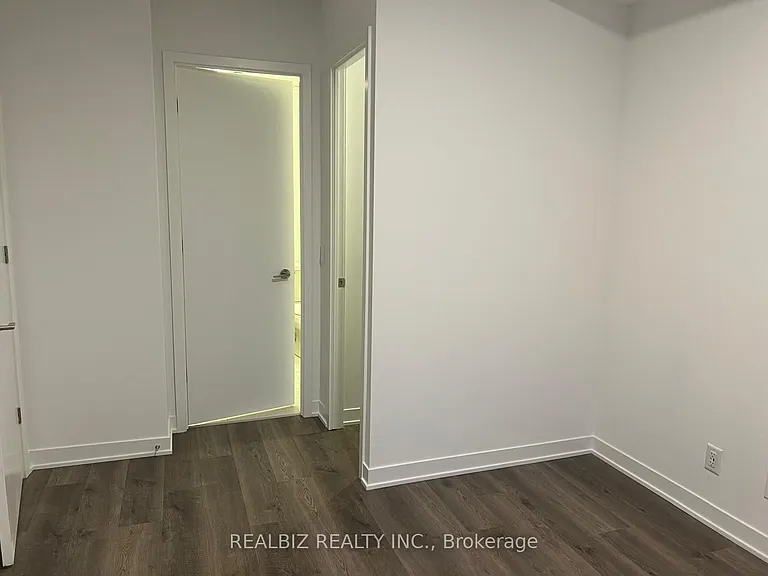 180 Front St E #1003 — Photo 11