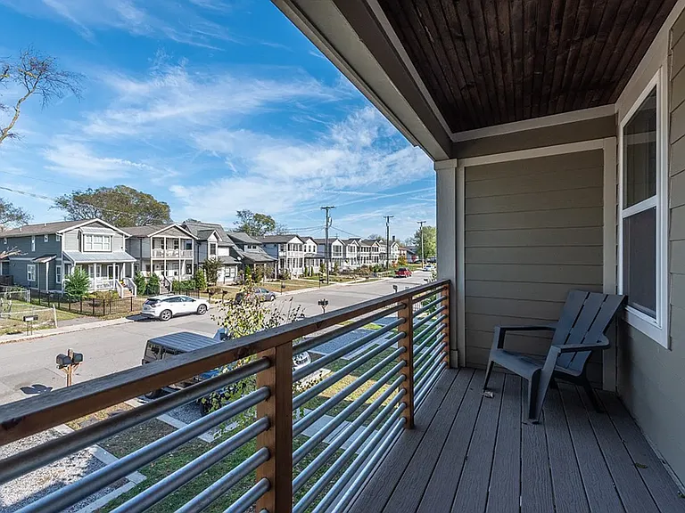 6223 California Ave — Photo 37