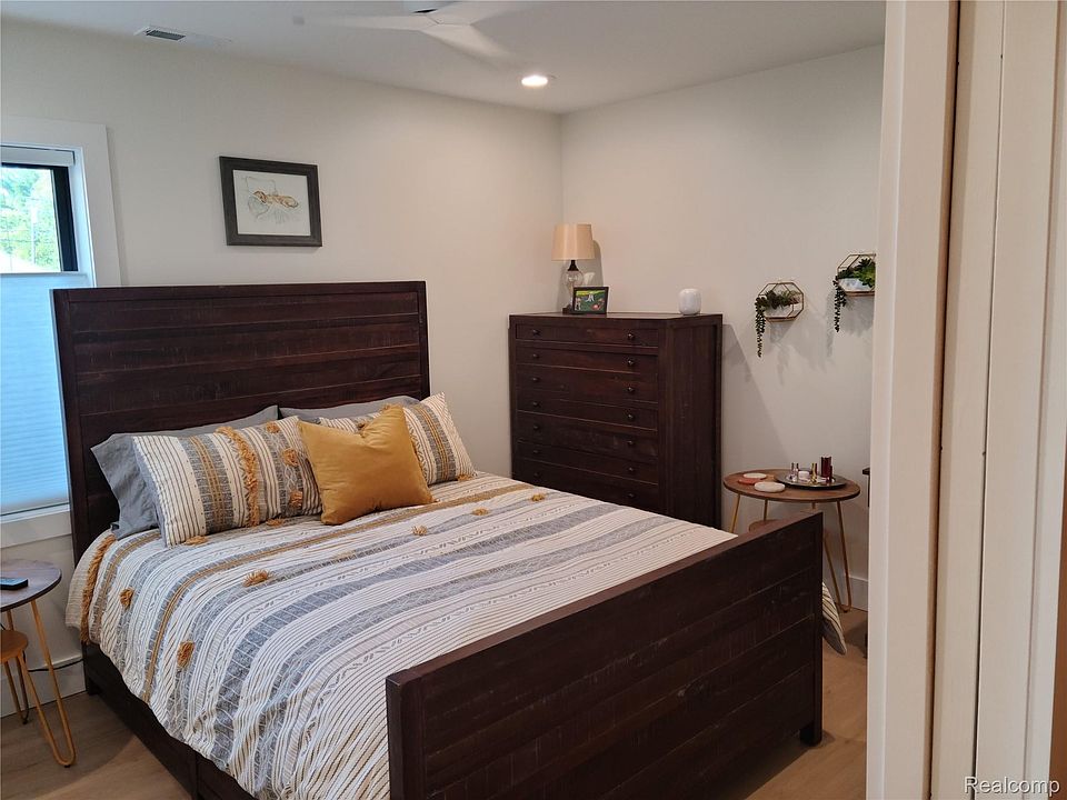 26514 Barrington St, photo 25