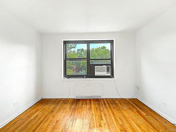 4th image of 75-08 Bell Boulevard #3L