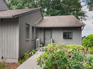 907 Victory Trl, Morganton, NC 28655
