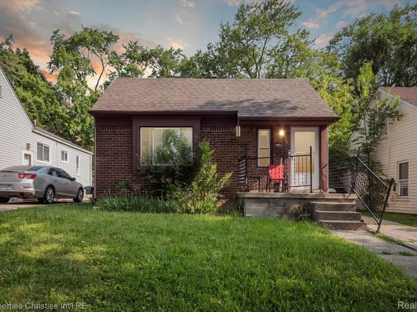 994 Berwick Blvd, Pontiac, MI 48341