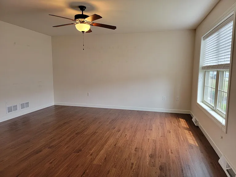 5231 Summerfield Dr — Photo 3