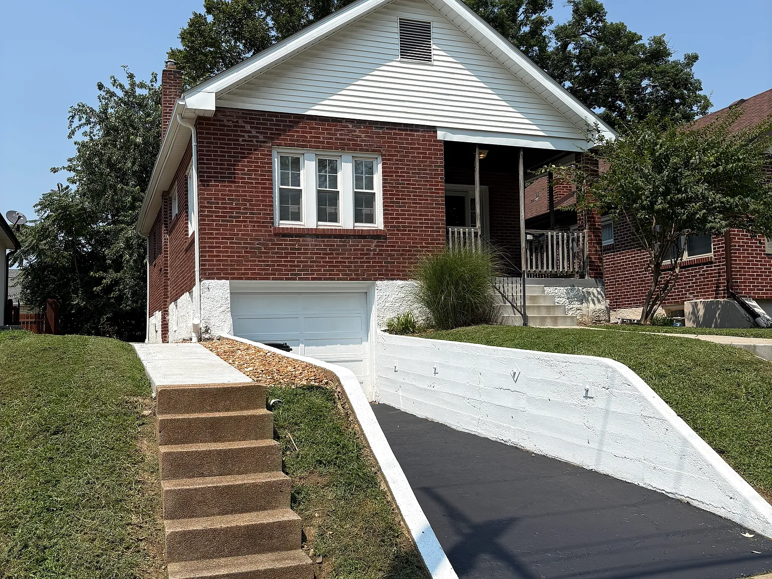 2 bed, 951 sqft, $1,900 — Photo 2