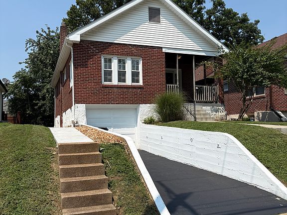 2nd image of 515 W Woodbine Ave